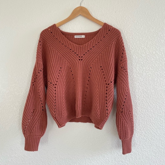 moon & madison Sweaters - Moon & Madison | Mauve knit v neck sweater women’s size small
